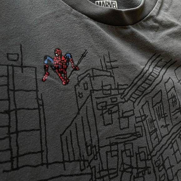 Uniqlo Marvel Tee - Picture 3 of 5